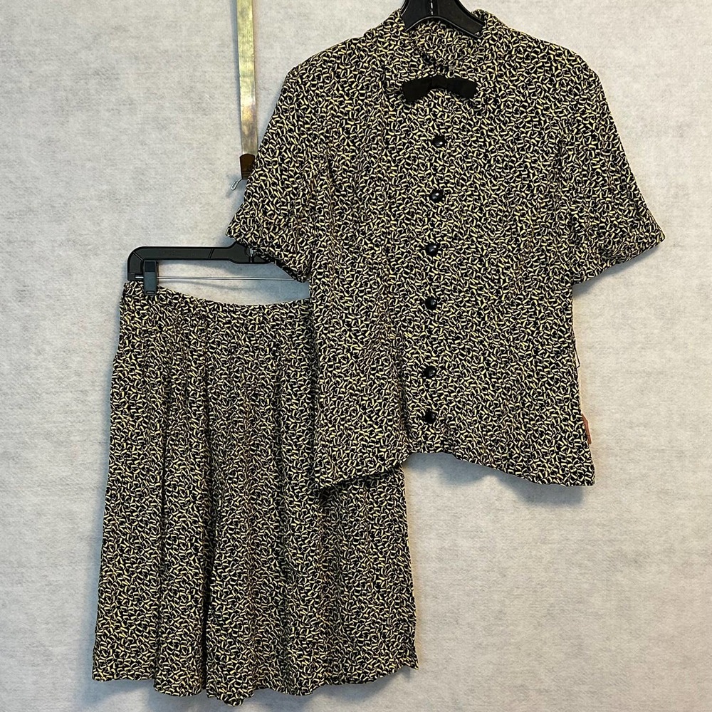 Vintage‎ Black and Yellow Skirt Set Size 20